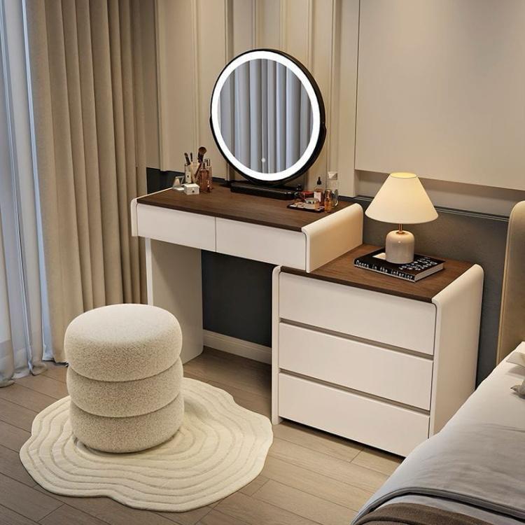 שידת איפור עם מראה ותאורה - דגם גרטה